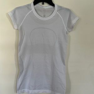 Lululemon Women’s top
